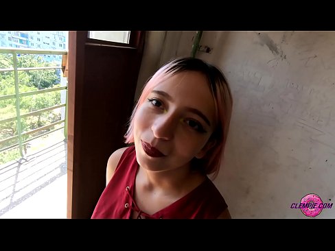 ❤️ Estudyante Sensual Nagsuso sa usa ka Estranghero sa Outback - Cum Sa Iyang Nawong Anal porn sa amon ☑